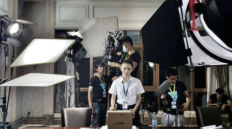 拍摄宣传片灯光的辅助重要性(图1) 深圳宣传片拍摄公司