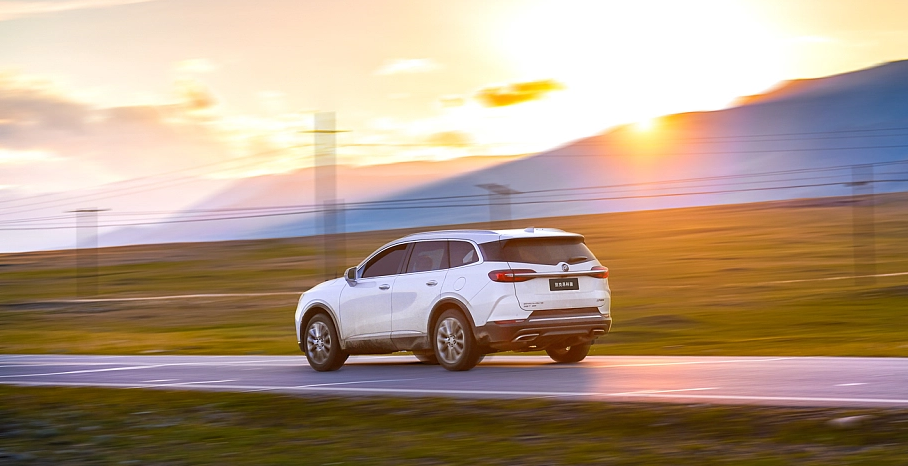 汽车广告的拍摄应用日落和黄昏的光线照射重要性(图1) 汽车广告的拍摄应用日落和黄昏的光线照射重要性(图1)